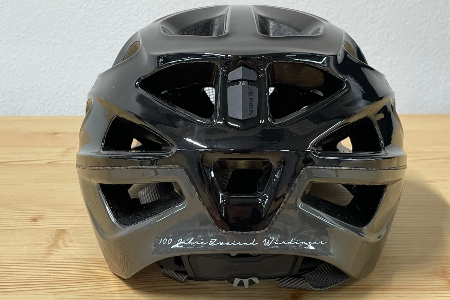 100 Jahre Zweirad Würdinger ALPINA Helm Tour 2.0 LE  